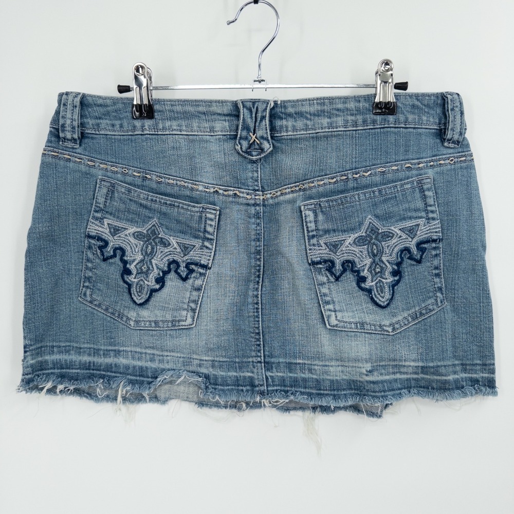 Y2K Younique Blue Denim Micro Mini Skirt Size 8 Raw Hem Low Rise Western Boho - Picture 5 of 7